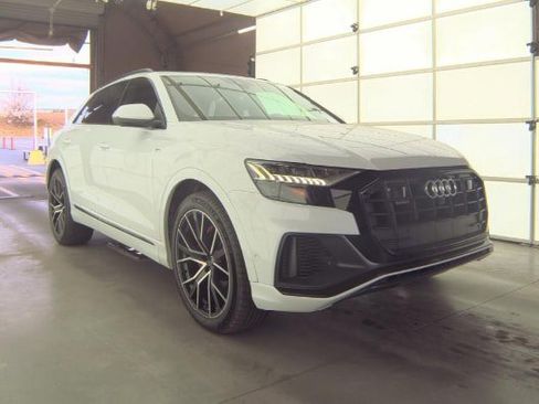 Used 2021 Audi Q8 Prestige w/ Prestige Package image 2