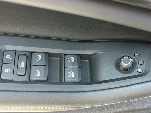 New 2025 Jeep Grand Cherokee Altitude image 17