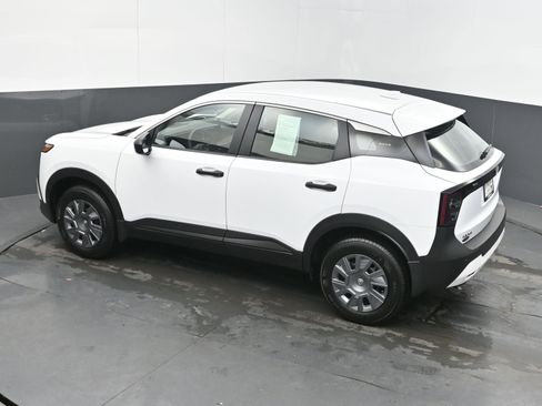 Certified 2025 Nissan Kicks S image 32