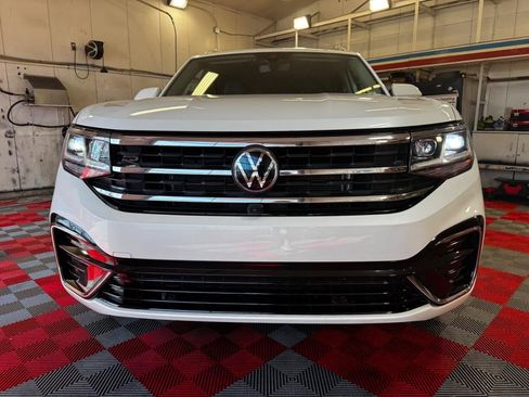 Used 2023 Volkswagen Atlas SEL Premium image 2