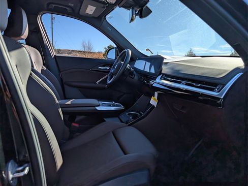 Certified 2025 BMW X1 xDrive28i w/ Technology Package image 21