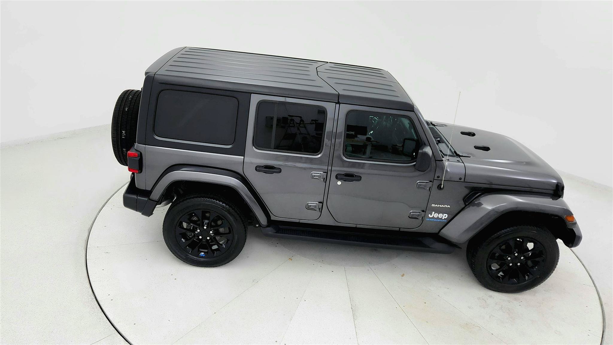 Used 2023 Jeep Wrangler Unlimited Sahara AWD/4WD image 18