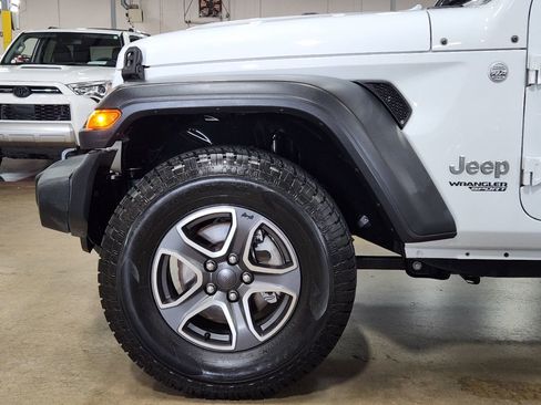 Used 2021 Jeep Wrangler Sport AWD/4WD image 5