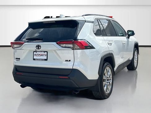 Used 2025 Toyota RAV4 XLE Premium FWD image 7