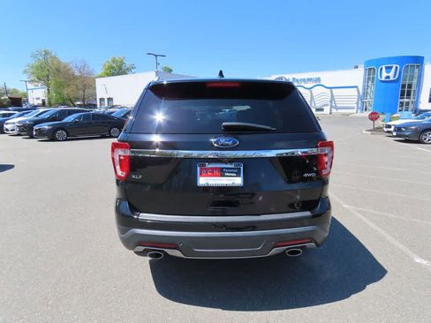Used 2018 Ford Explorer XLT AWD/4WD image 5