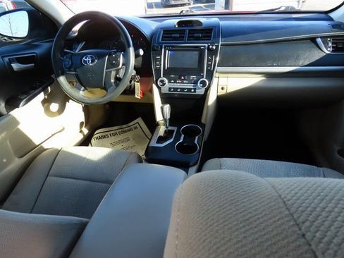 Used 2013 Toyota Camry LE image 15