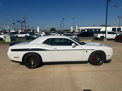 Used 2015 Dodge Challenger SRT Hellcat RWD image 33