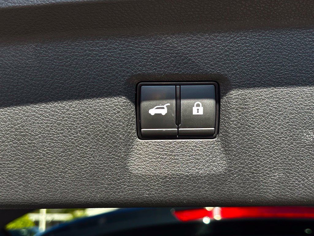Used 2023 INFINITI QX60 Luxe w/ Cargo Package FWD image 31