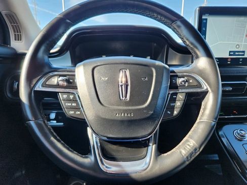 Used 2021 Lincoln Nautilus Standard w/ Equipment Group 101A image 18