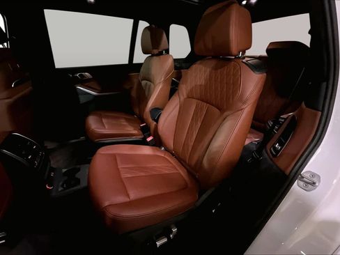 Used 2025 BMW X7 M60i AWD/4WD image 20