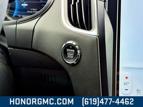 Used 2024 Ford Edge Titanium image 30