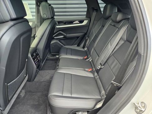 Used 2026 Porsche Cayenne image 18