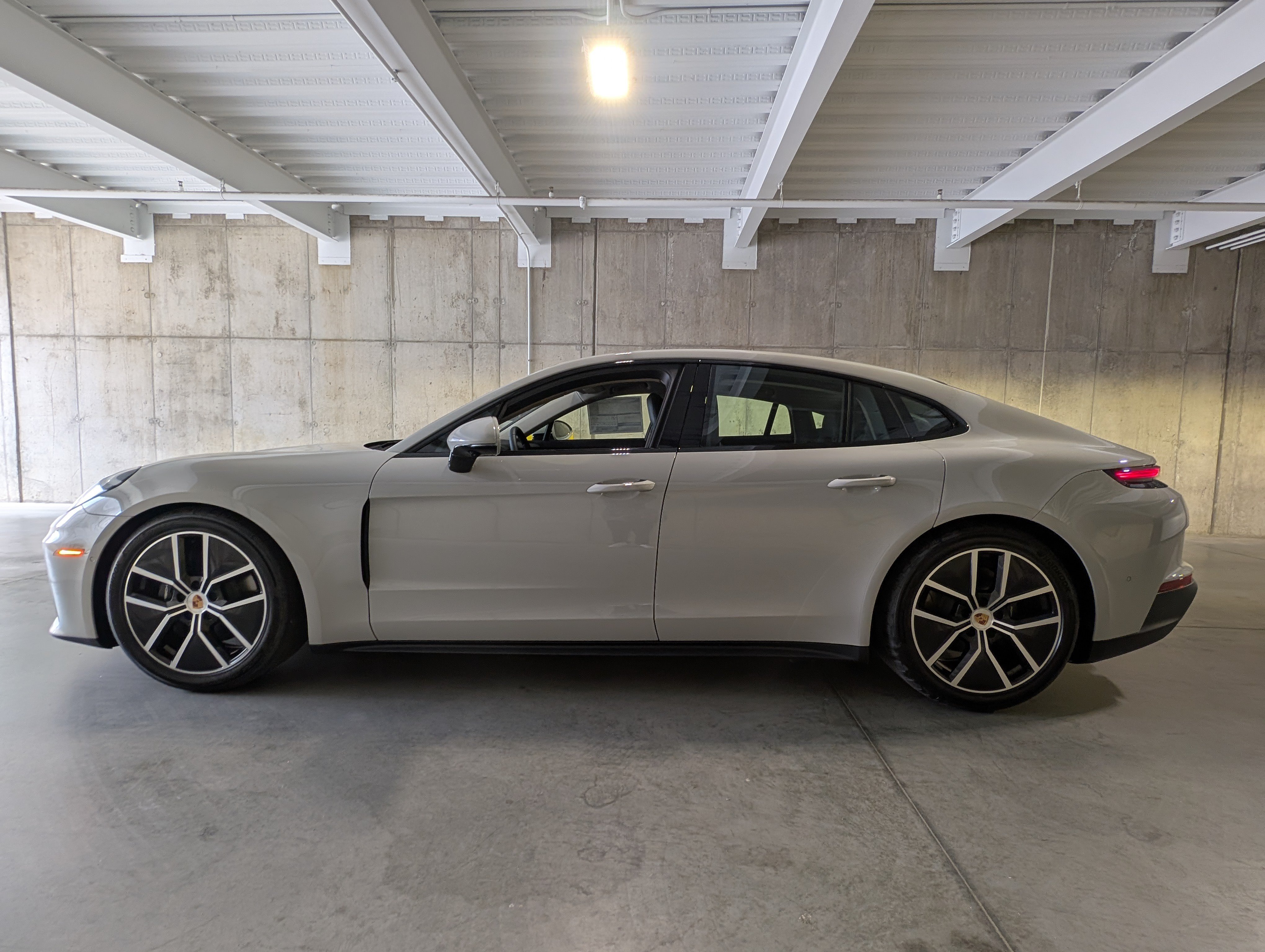 New 2026 Porsche Panamera 4 AWD/4WD image 2