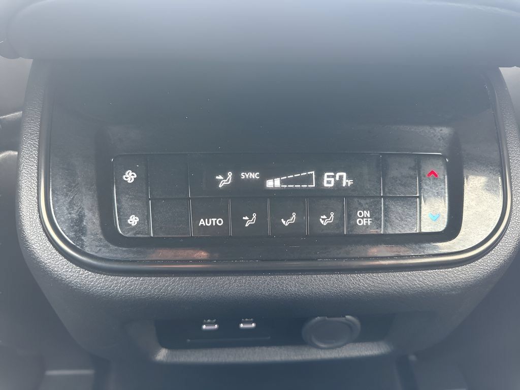 Used 2025 Nissan Armada PRO-4X AWD/4WD image 13