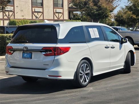 Certified 2024 Honda Odyssey Touring image 5