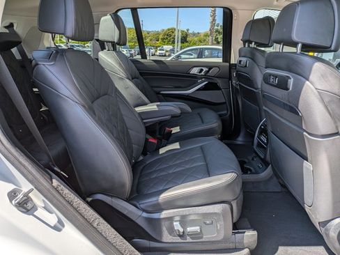 Used 2024 BMW X7 xDrive40i w/ Premium Package AWD/4WD image 21