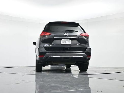 Used 2018 Nissan Rogue S image 38