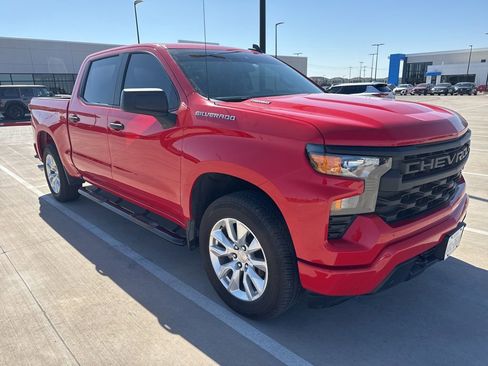 Used 2025 Chevrolet Silverado 1500 Custom RWD image 1