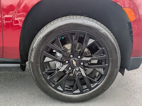 Used 2024 Chevrolet Tahoe High Country image 11