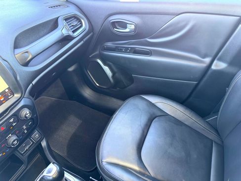 Used 2018 Jeep Renegade Limited w/ UConnect 8.4 Nav Group image 31