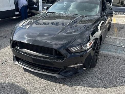 Used 2017 Ford Mustang GT RWD image 1