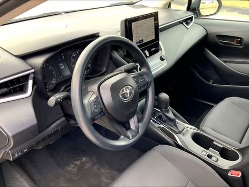 Used 2025 Toyota Corolla LE image 17