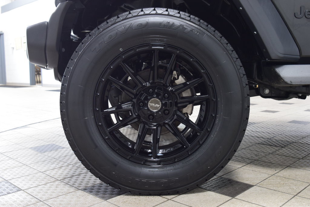 Used 2024 Jeep Wrangler Unlimited Sport AWD/4WD image 24