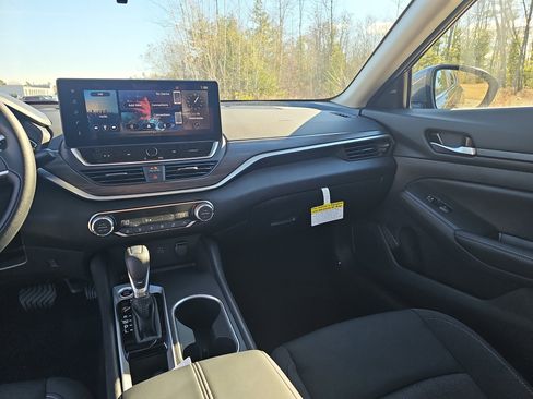 New 2025 Nissan Altima 2.5 SV w/ SV Special Edition Package image 19