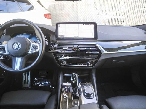 Certified 2023 BMW 530e w/ M Sport Package image 9