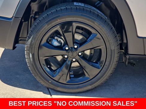 Used 2021 Jeep Cherokee Latitude Plus FWD image 36