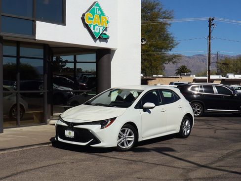 Used 2020 Toyota Corolla SE image 2