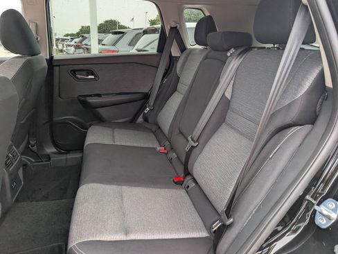 Certified 2023 Nissan Rogue SV FWD image 27