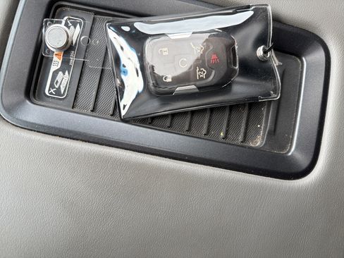 Used 2017 Chevrolet Suburban LT image 38