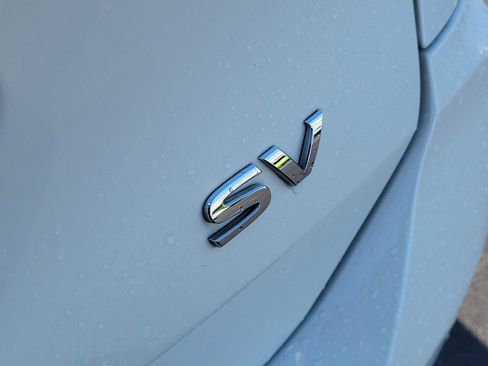 Used 2018 Nissan Rogue SV FWD image 6