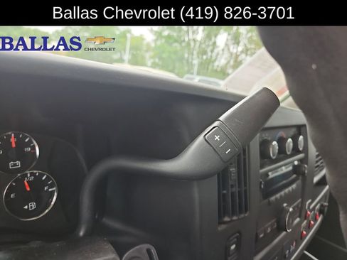 Used 2014 Chevrolet Express 2500 RWD image 16