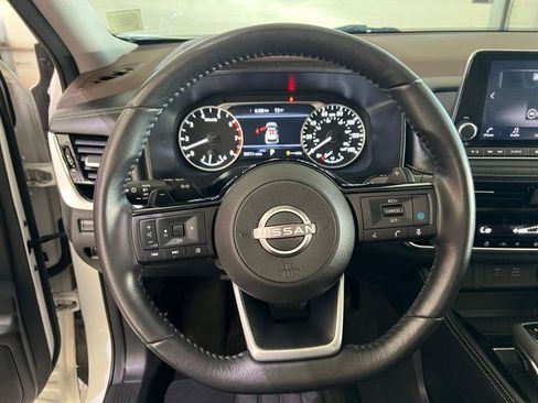 Used 2023 Nissan Rogue SL image 22