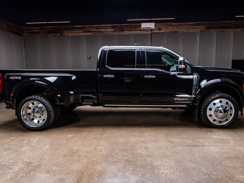Used 2025 Ford F450 Platinum w/ Platinum Plus Package image 10