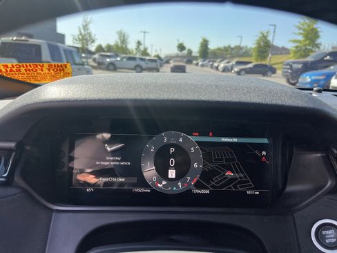 Used 2025 Land Rover Range Rover Velar Dynamic SE image 22