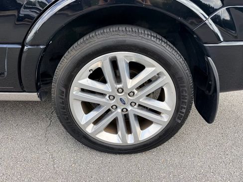 Used 2017 Ford Expedition Platinum AWD/4WD image 32