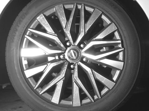 Used 2025 Nissan Altima 2.5 SV FWD image 13