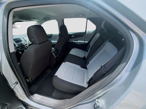 Used 2023 Chevrolet Equinox LS FWD image 23