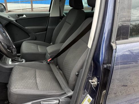 Used 2013 Volkswagen Tiguan S image 11