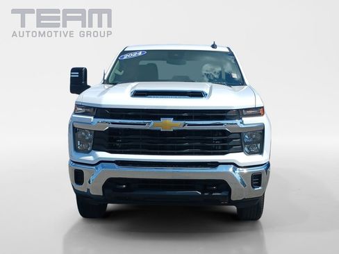 Used 2024 Chevrolet Silverado 2500 LT image 2