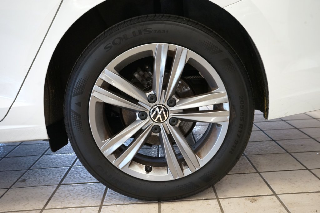 Used 2023 Volkswagen Jetta SE FWD image 48