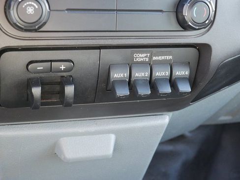 Used 2013 Ford F450 XL w/ Heavy Service Suspension Pkg image 18