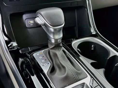 Certified 2024 Kia Carnival EX FWD image 11