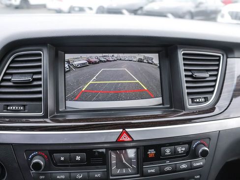 Used 2015 Hyundai Genesis 3.8 image 6