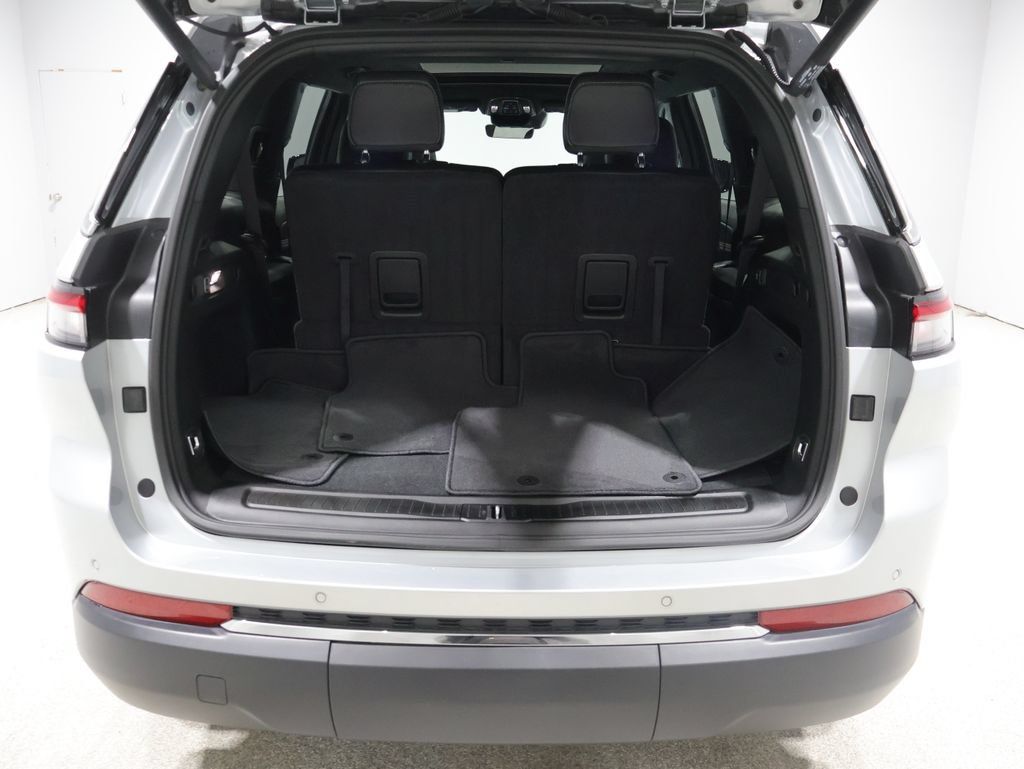 Used 2025 Jeep Grand Cherokee L Limited AWD/4WD image 19