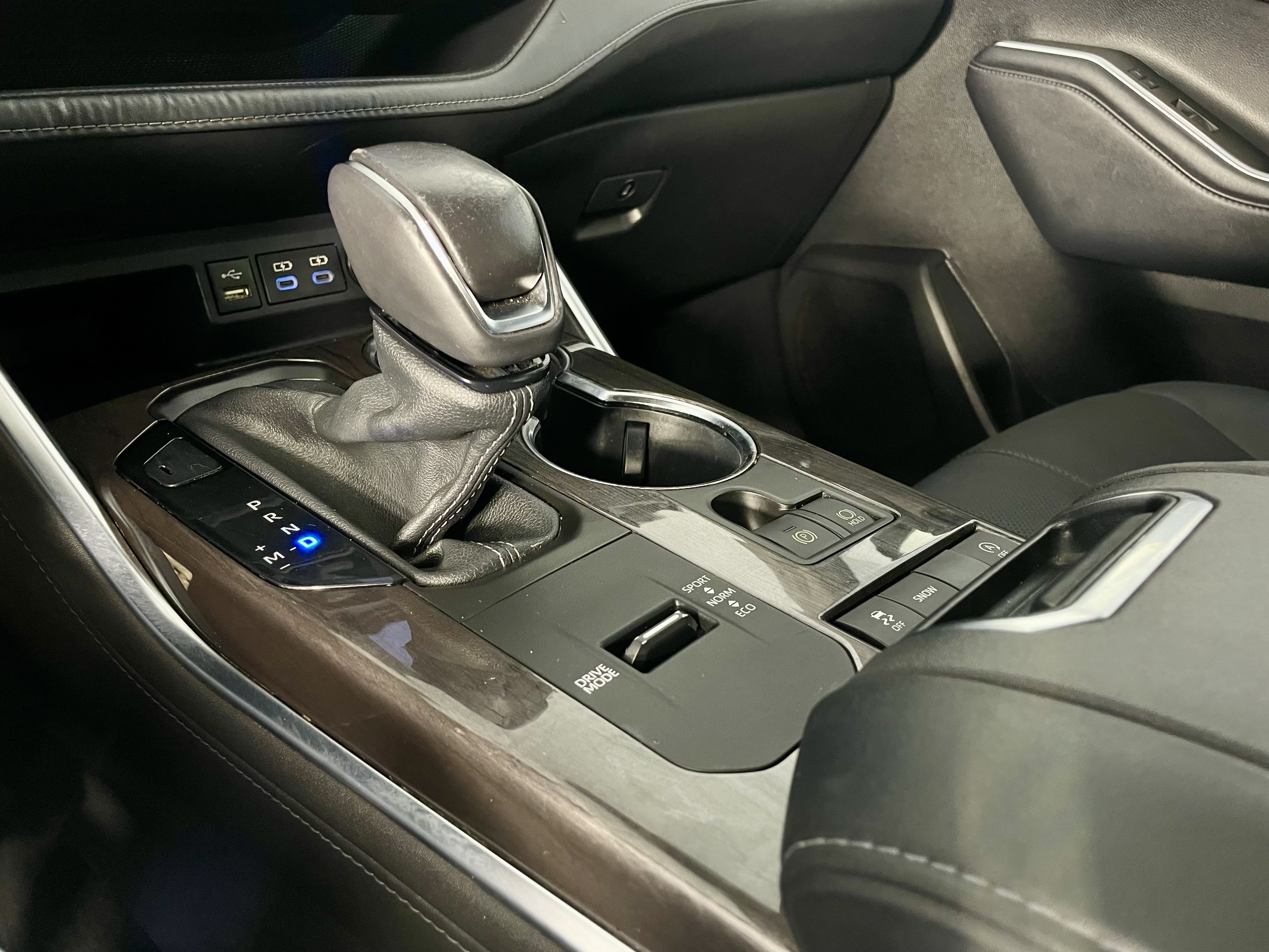 Used 2022 Toyota Highlander Limited FWD image 18