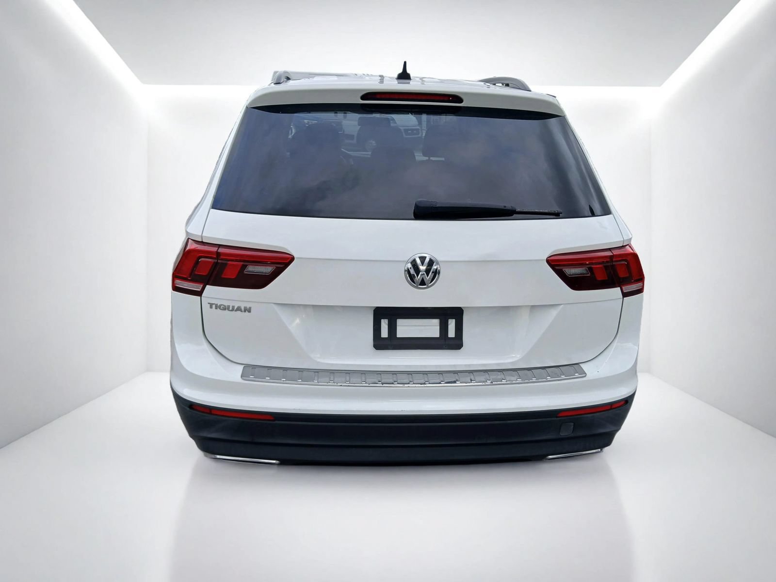 Used 2021 Volkswagen Tiguan S FWD image 9